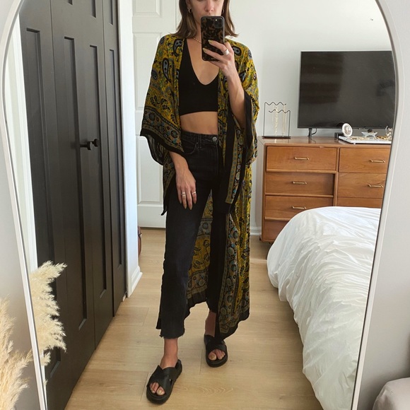 Free People Eternal Flame Paisley Maxi Kimono Black Yellow - Picture 4 of 8